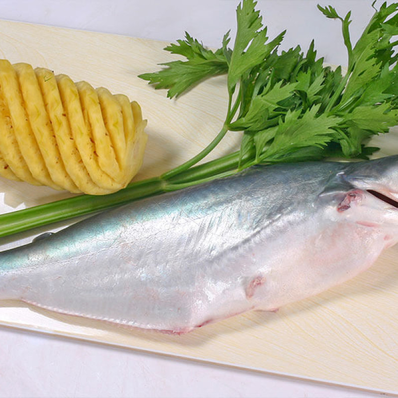 Cá Basa nguyên con còn đầu