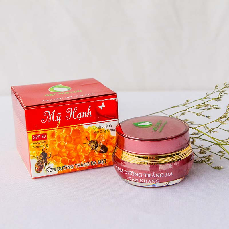 Kem dưỡng trắng da chiết xuất sữa ong chúa